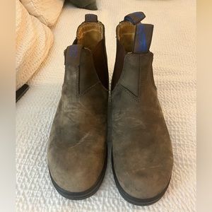 Blundstones